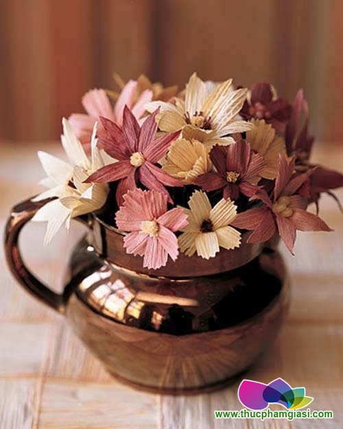 lich su ngay 8 thang 3 va y nghia cua hoa tuoi trong ngay nay