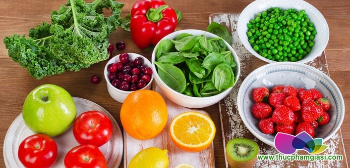 Trị mụn từ bên trong với các nhóm thực phẩm quen thuộc bạn nhất định phải biết